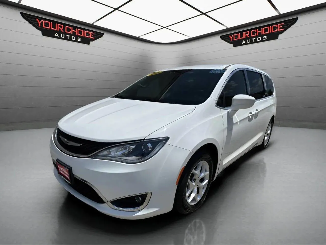 White 2018 Chrysler Pacifica Touring Plus for sale in Joliet, IL