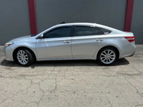 Photos of 2013 Toyota Avalon XLE 4dr Sedan for sale in Joliet, IL at Your Choice Autos - Joliet