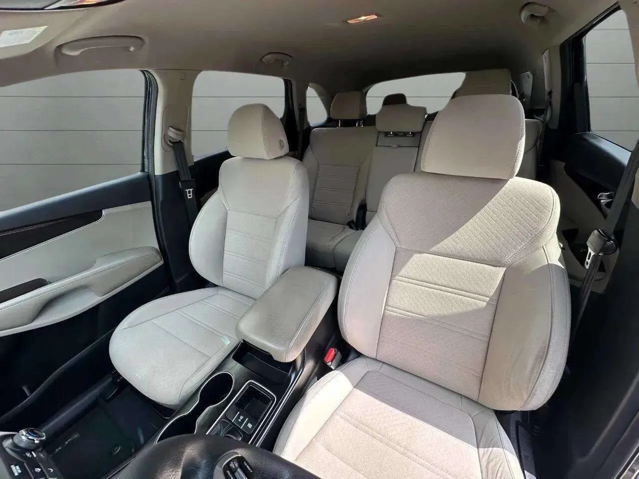 2020 Kia Sorento LX - Photo 23