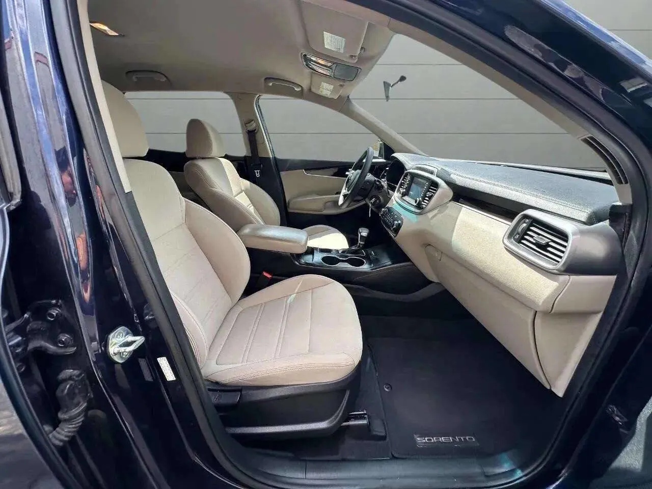 2020 Kia Sorento LX - Photo 9
