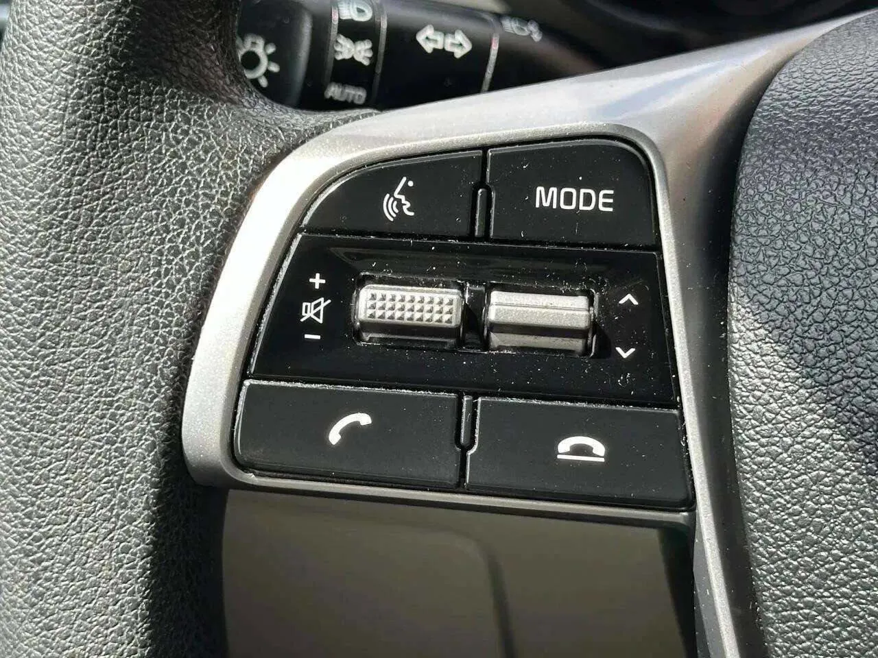 2020 Kia Sorento LX - Photo 29