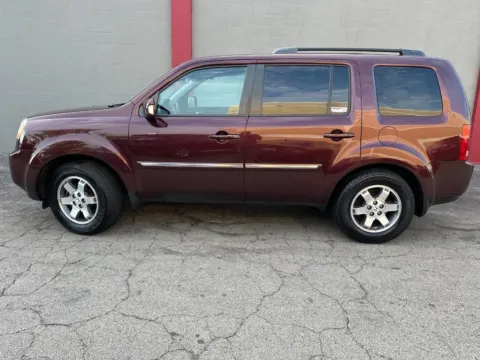 Photos of 2011 Honda Pilot Touring for sale in Joliet, IL at Your Choice Autos - Joliet