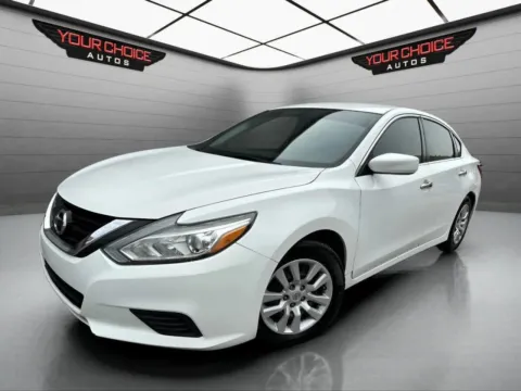 White 2017 Nissan Altima 2.5 S for sale in Joliet, IL