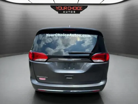 More photos of 2018 Chrysler Pacifica Touring L at Your Choice Autos - Joliet, IL