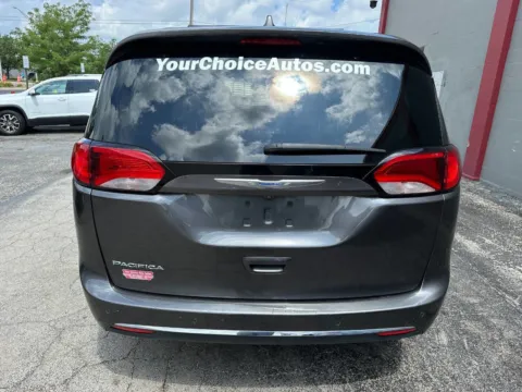 More photos of 2018 Chrysler Pacifica Touring L at Your Choice Autos - Joliet, IL