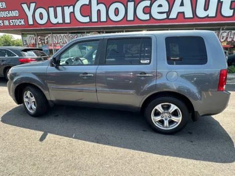 Photos of 2012 Honda Pilot EX-L for sale in Joliet, IL at Your Choice Autos - Joliet