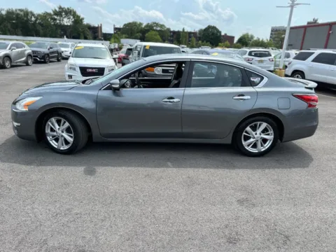 Photos of 2014 Nissan Altima 2.5 SL for sale in Joliet, IL at Your Choice Autos - Joliet