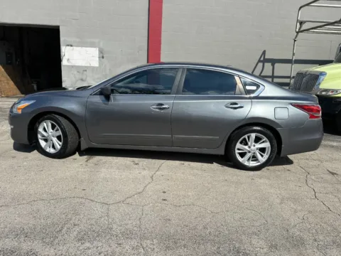 Photos of 2014 Nissan Altima 2.5 SV for sale in Joliet, IL at Your Choice Autos - Joliet
