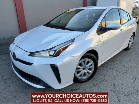White 2021 Toyota Prius LE 4dr Hatchback for sale in Joliet, IL