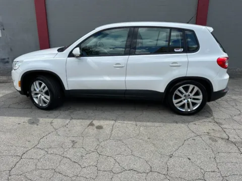 Photos of 2011 Volkswagen Tiguan SEL 4Motion AWD 4dr SUV for sale in Joliet, IL at Your Choice Autos - Joliet