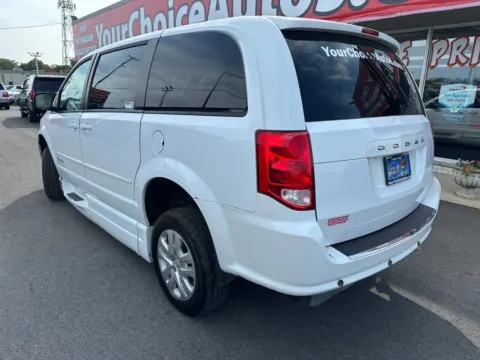 More photos of 2017 Dodge Grand Caravan SE at Your Choice Autos - Joliet, IL