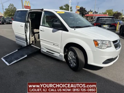 White 2017 Dodge Grand Caravan SE for sale in Joliet, IL