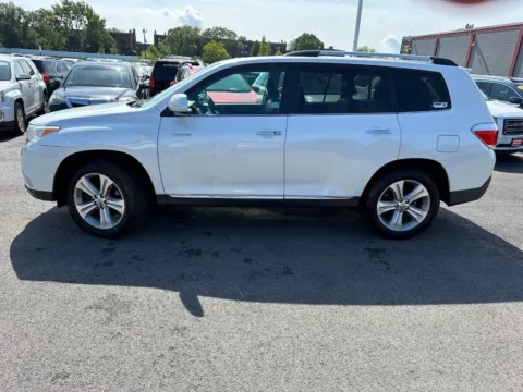 Photos of 2013 Toyota Highlander Limited for sale in Joliet, IL at Your Choice Autos - Joliet