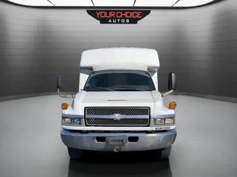 Another view of 2005 Chevrolet CC5500 4X2 2dr Regular Cab 166 259 in. WB for sale in Joliet, IL at Your Choice Autos - Joliet
