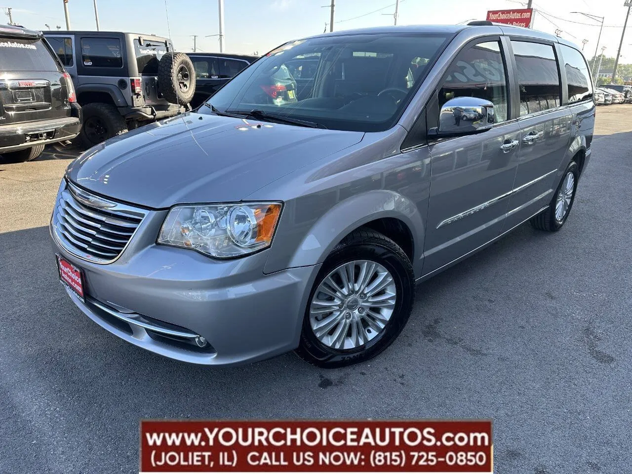 Silver 2015 Chrysler Town & Country Limited for sale in Joliet, IL