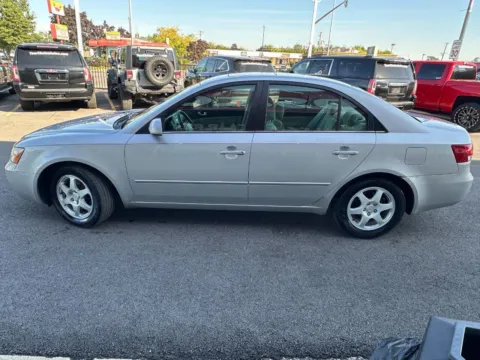 Photos of 2006 Hyundai Sonata LX 4dr Sedan for sale in Joliet, IL at Your Choice Autos - Joliet