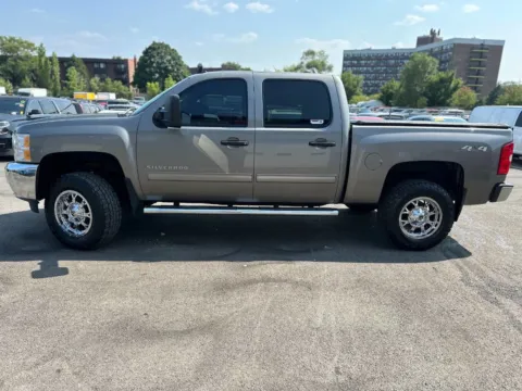 Photos of 2013 Chevrolet Silverado 1500 LT for sale in Joliet, IL at Your Choice Autos - Joliet