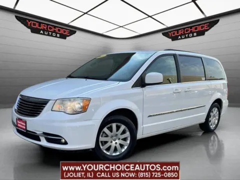 White 2014 Chrysler Town & Country Touring for sale in Joliet, IL