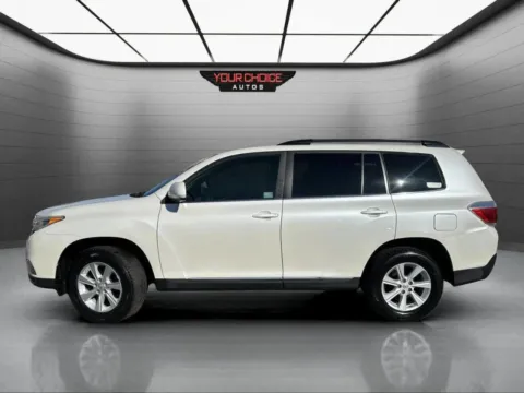 Photos of 2012 Toyota Highlander SE AWD 4dr SUV for sale in Joliet, IL at Your Choice Autos - Joliet