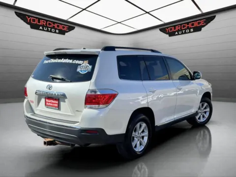 More photos of 2012 Toyota Highlander SE AWD 4dr SUV at Your Choice Autos - Joliet, IL