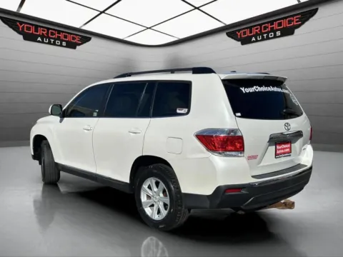 Another view of 2012 Toyota Highlander SE AWD 4dr SUV for sale in Joliet, IL at Your Choice Autos - Joliet