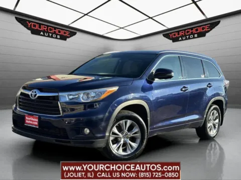 Blue 2015 Toyota Highlander XLE for sale in Joliet, IL