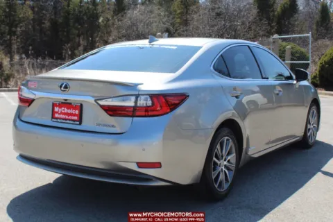 More photos of 2016 Lexus ES 300h Hybrid at My Choice Motors - Elmhurst, IL