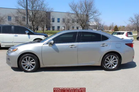Photos of 2016 Lexus ES 300h Hybrid for sale in Elmhurst, IL at My Choice Motors - Elmhurst