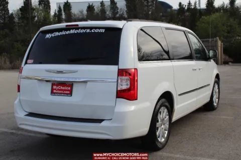 More photos of 2014 Chrysler Town & Country Touring at My Choice Motors - Elmhurst, IL