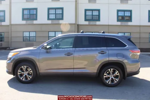 More photos of 2016 Toyota Highlander XLE at My Choice Motors - Elmhurst, IL