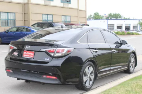 More photos of 2016 Hyundai Sonata Hybrid Limited at My Choice Motors - Elmhurst, IL