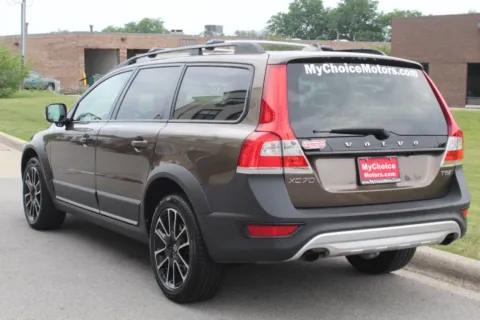 Another view of 2016 Volvo XC70 T5 Platinum for sale in Elmhurst, IL at My Choice Motors - Elmhurst