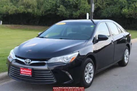 Black 2015 Toyota Camry LE 4dr Sedan for sale in Elmhurst, IL