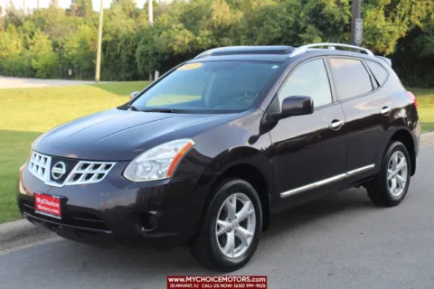 Black 2011 Nissan Rogue SV for sale in Elmhurst, IL