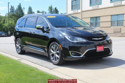 Another view of 2018 Chrysler Pacifica Limited for sale in Elmhurst, IL at My Choice Motors - Elmhurst