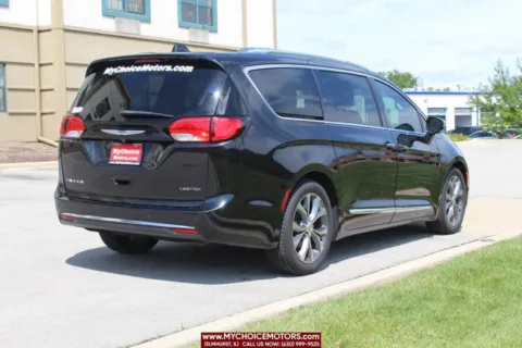 More photos of 2018 Chrysler Pacifica Limited at My Choice Motors - Elmhurst, IL