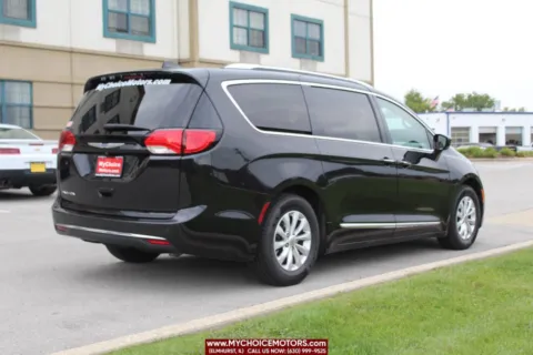 More photos of 2018 Chrysler Pacifica Touring L at My Choice Motors - Elmhurst, IL