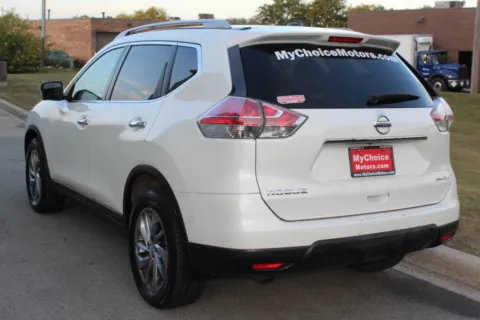 Another view of 2015 Nissan Rogue SL for sale in Elmhurst, IL at My Choice Motors - Elmhurst