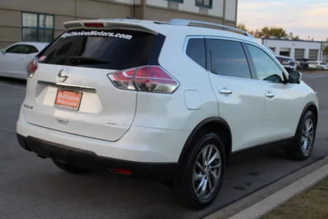 More photos of 2015 Nissan Rogue SL at My Choice Motors - Elmhurst, IL