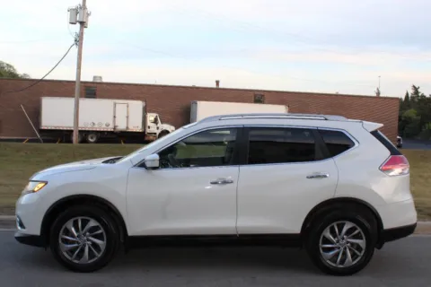 Photos of 2015 Nissan Rogue SL for sale in Elmhurst, IL at My Choice Motors - Elmhurst