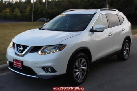 White 2015 Nissan Rogue SL for sale in Elmhurst, IL