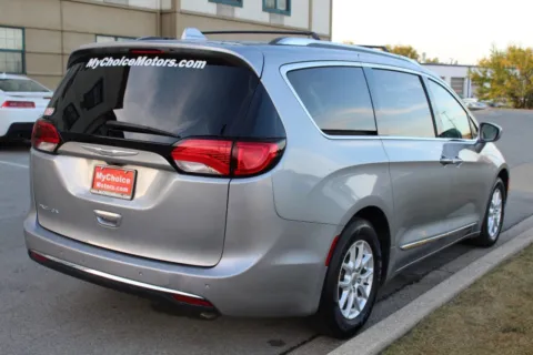 More photos of 2020 Chrysler Pacifica Touring L at My Choice Motors - Elmhurst, IL