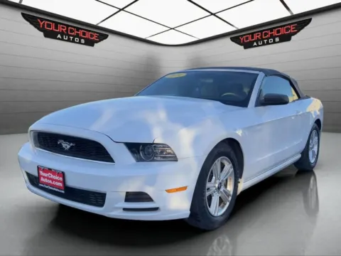 White 2014 Ford Mustang V6 2dr Convertible for sale in Elgin, IL