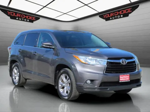 Another view of 2015 Toyota Highlander XLE for sale in Elgin, IL at Your Choice Autos - Elgin