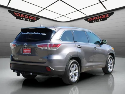 More photos of 2015 Toyota Highlander XLE at Your Choice Autos - Elgin, IL