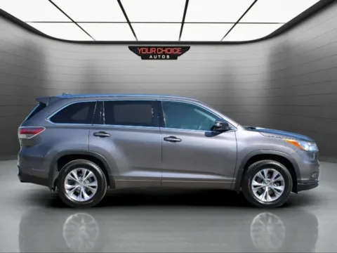 More photos of 2015 Toyota Highlander XLE at Your Choice Autos - Elgin, IL