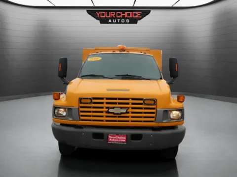 Photos of 2006 Chevrolet CC4500 4X2 2dr Regular Cab 128 224 in. WB for sale in Elgin, IL at Your Choice Autos - Elgin