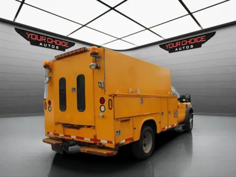 More photos of 2008 Ford Super Duty F-550 DRW 4X2 2dr Regular Cab 140.8 200.8 in. WB at Your Choice Autos - Elgin, IL