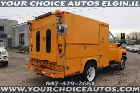 More photos of 2006 Chevrolet CC4500 4X2 2dr Regular Cab 128 224 in. WB at Your Choice Autos - Elgin, IL