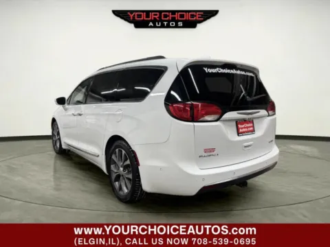Another view of 2017 Chrysler Pacifica Limited for sale in Elgin, IL at Your Choice Autos - Elgin
